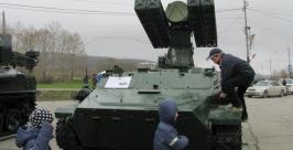9К35 &quotСтрела-10&quot, пусковая установка 9А35 с четырьмя ракетами 9М37   Зарина Плиева