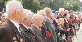 Ветераны подпевали военным Светлана Жбанова