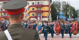 Церемония возложения венков и цветов к Вечному огню Светлана Жбанова