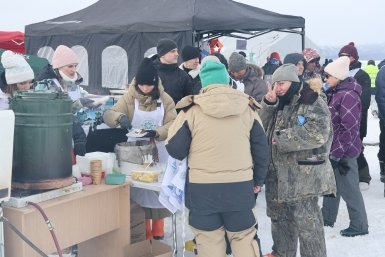 Рыбный аншлаг: более 2 тысяч рыбаков собрал 14 фестиваль &quotСахалинский лед-2025&quot Владислав Беляцкий, ИА SakhalinMedia