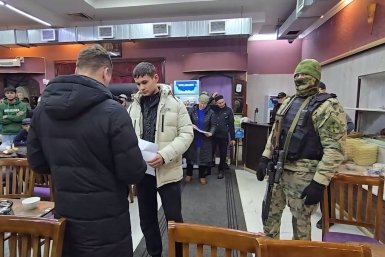 Полицейский рейд в Южно-Сахалинске пресс-служба УМВД России по Сахалинской области