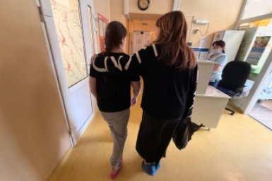 12-летняя сахалинка с детским омбудсменом в больнице telegram-канал уполномоченного по правам ребенка в Сахалинской области Любови Устиновской