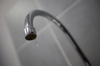 Жители пяти сел в Долинском районе провели без воды более суток