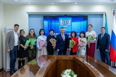 Мэр Южно-Сахалинска встретился с общественницами в преддверии 8 марта пресс-служба администрации Южно-Сахалинска