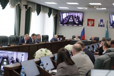 Заседание в Сахалинской областной Думе пресс-служба Сахалинской областной Думы