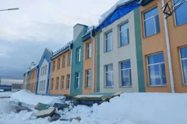 Лимаренко поручил министру строительства выехать в Тымовскую школу, где обрушилась стена канал в Мах (12+) губернатора Сахалинской области Валерия Лимаренко