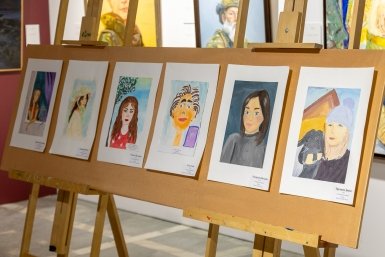 11 работ юных художников Южно-Сахалинска будут размещены на уличных цифровых экранах пресс-служба мэрии города