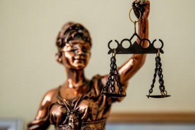 Экс-супруга бывшего кубанского судьи Чернова лишилась полномочий в нотариальной палате Александр Ратников