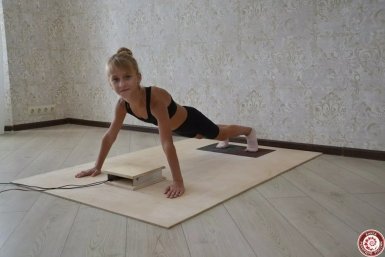 Кубанская школьница установила рекорд РФ по отжиманиям на контактной платформе пресс-служба Книги рекордов России