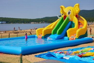 Вместо Турции и Египта: шикарный курорт на Азовском море – чистые пляжи, теплая вода, детские развлечения