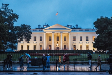 Трамп требует, чтобы GM и Ford выпускали танки и бронетехнику вместо машин