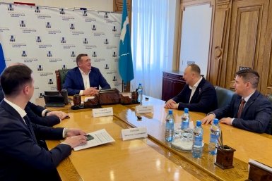 Встреча Валерия Лимаренко с участниками стажировки по программе &quotВремя героев&quot пресс-служба правительства Сахалинской области