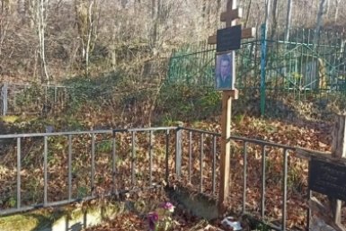 Оползень в Сочи повредил захоронения на кладбище в Сочи t.me/mcusochi