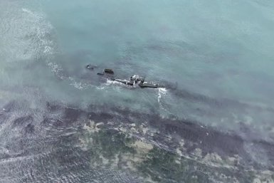 Судно, пролежавшее на мели более 30 лет, утилизируют в Холмском районе пресс-служба минтранса Сахалинской области