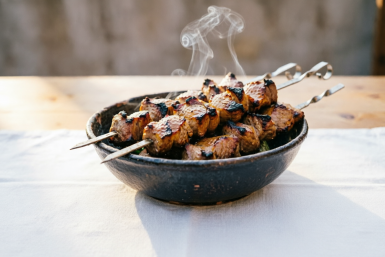 1 лайфхак, и мясо оттает без часов ожидания — сохранит структуру и вкус: речь не о микроволновке