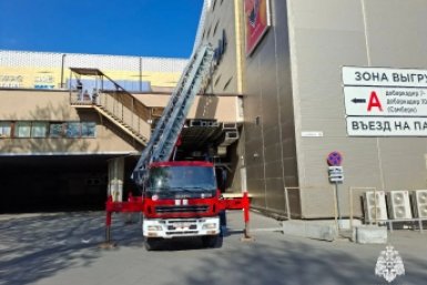 В &quotКалина Молл&quot огнеборцы МЧС России проверили готовность к чрезвычайной ситуации Пресс-служба ГУ МЧС России по Приморскому краю