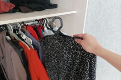 Снимите эти устаревшие вещи: стилист назвала антитренды, которые испортят образ летом-2026