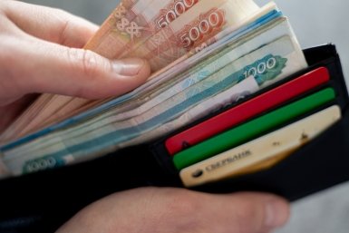 Как стать миллионером за месяц: кому в России готовы платить зарплату с 6 нулями и за что