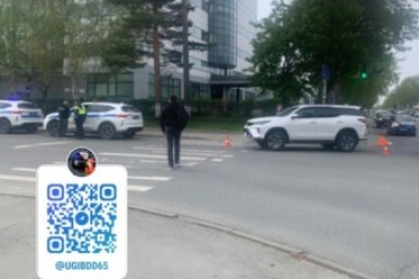 Внедорожник сбил женщину на пешеходном переходе в Южно-Сахалинске