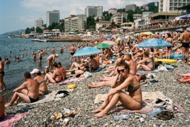 Грязь, толпы и цветущая вода: 3 популярных места у моря, где отдых превратится в кошмар — честный отзыв