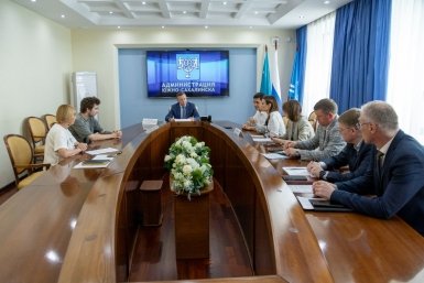 Мэр Южно-Сахалинска Сергей Надсадин провел личный прием ветеранов СВО и членов их семей пресс-служба мэрии города