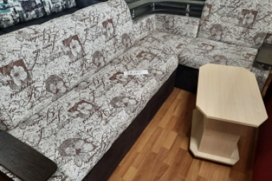 1 ложка - и старый диван получит вторую жизнь: пятна уйдут в прошлое - справится и ребенок