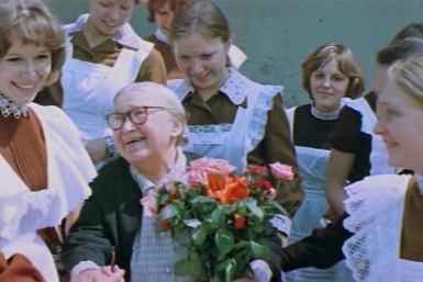 Тематическое фото кадр из фильма &quotШкольный вальс&quot (12+), 1978 год