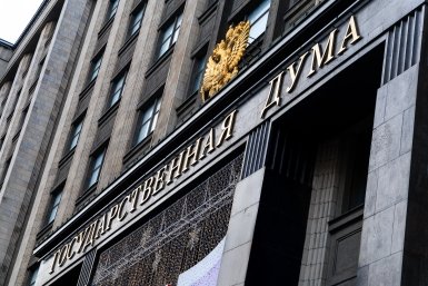 Мигранты в белых халатах: почему Володин считает, что в здравоохранении пора навести порядок