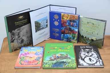 Сахалинская детская библиотека получила в дар книги от Союза писателей Белоруссии пресс-служба Сахалинской детской областной библиотеки