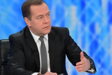 Дмитрий Медведев призвал заранее готовить проекты моста на Сахалин и развития БАМа