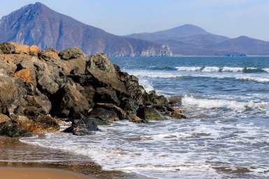 Черное море в октябре: 10 мест с пустыми пляжами, без изнуряющей жары, а цены как в СССР