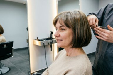 Варианты каре для женщин 50+: омолаживают и освежают образ — советы стилиста