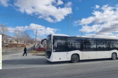 Пожилая южносахалинка травмировалась при резком торможении автобуса