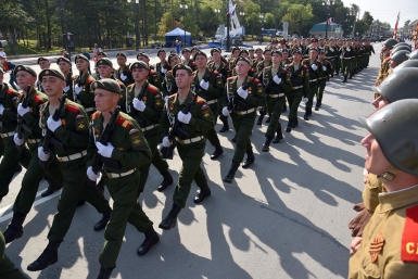 Парад в честь 70-летия освобождения Сахалина и Курил Юрий Гуршал