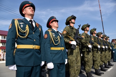 Парад в честь 70-летия освобождения Сахалина и Курил Юрий Гуршал