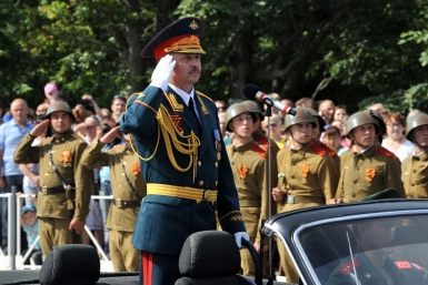 Парад в честь 70-летия освобождения Сахалина и Курил Юрий Гуршал
