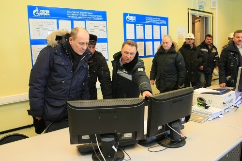 Виталий Маркелов на головной компрессорной станции "Сахалин"