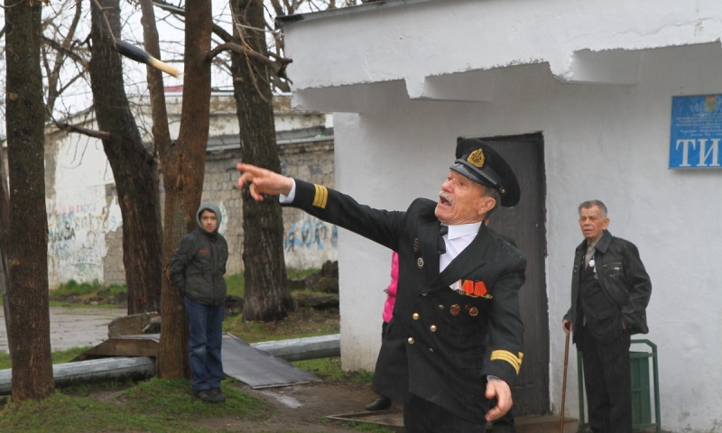 Далеко летит граната