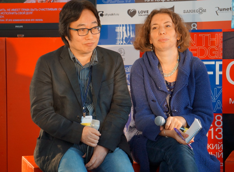 Корейский продюсер с переводчиком, Фото с места события собственное