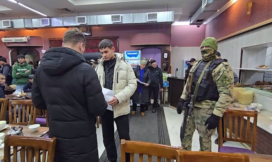 Полицейский рейд в Южно-Сахалинске пресс-служба УМВД России по Сахалинской области