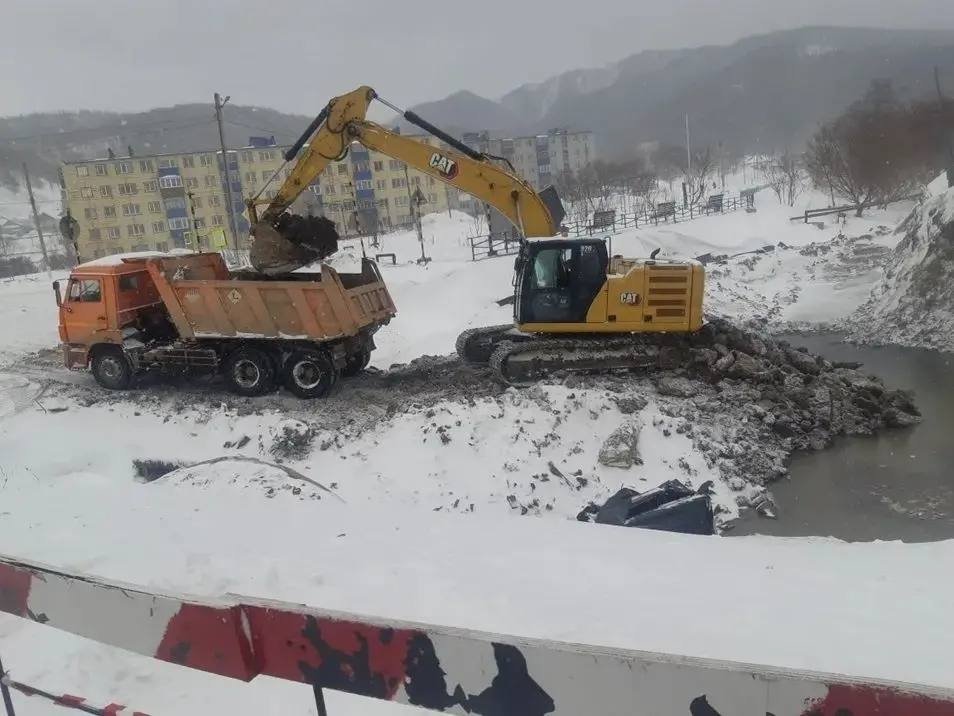Капремонт моста через реку Правда пресс-служба министерства транспорта и дорожного хозяйства Сахалинской области