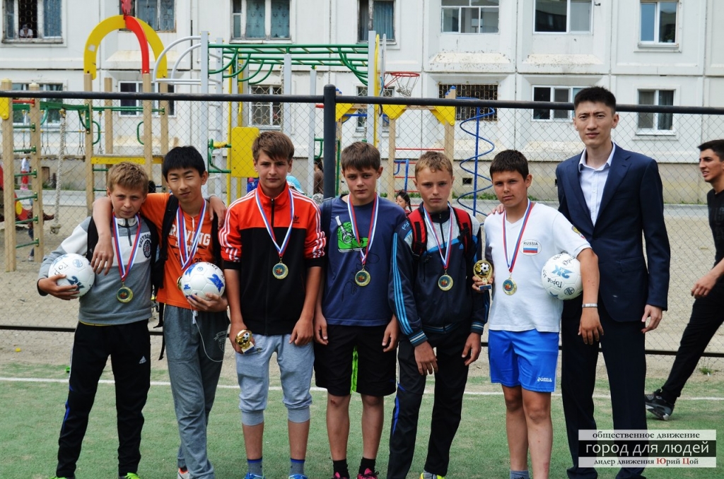 Депутат Юрий Цой, Фото с места события из других источников
