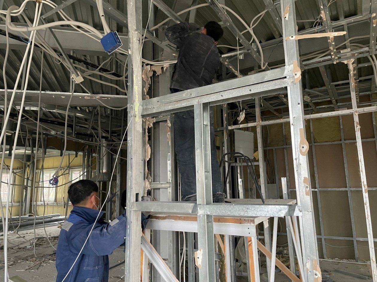 Капитальный ремонт второго этажа поликлиники Корсаковской ЦРБ пресс-служба министерства здравоохранения Сахалинской области