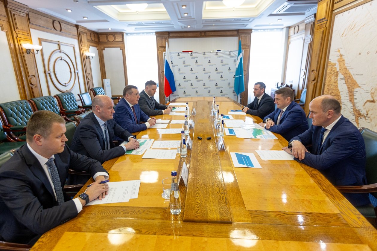 Встреча Валерия Лимаренко и Ильи Шестакова пресс-служба правительства Сахалинской области