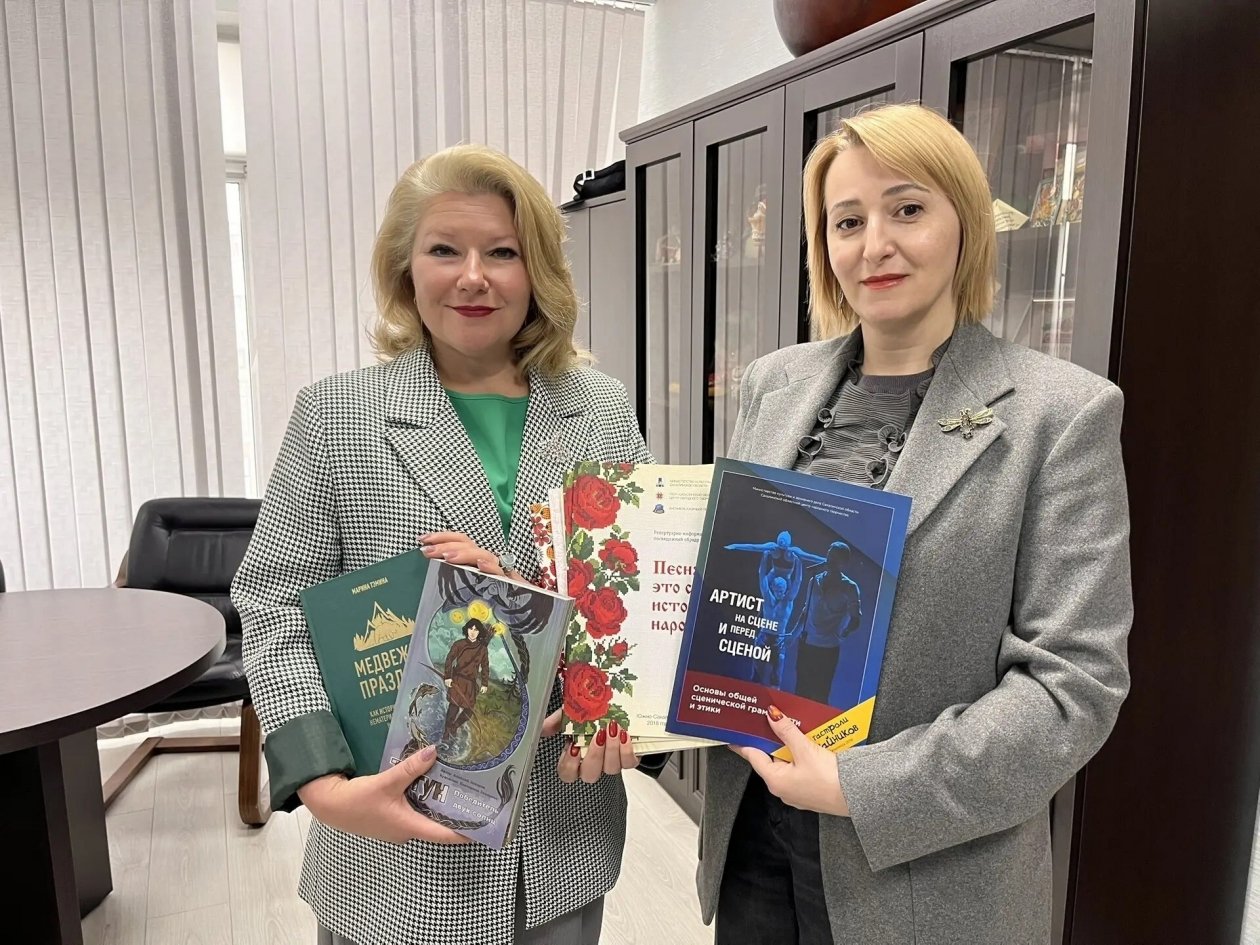 Наталья Чаус и Нонна Лаврик пресс-служба министерства культуры и архивного дела Сахалинской области
