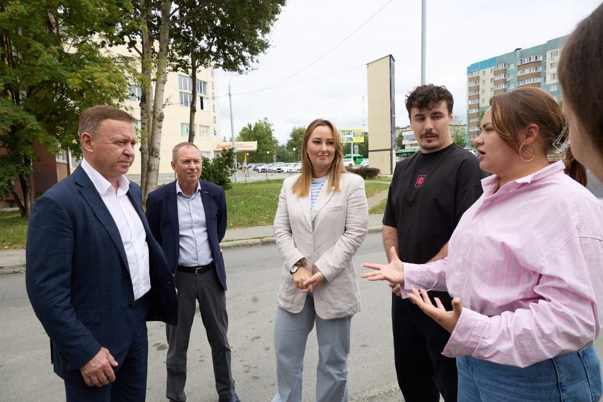 Встреча мэра Сергея Надсадина с художниками и авторами проекта "Взгляды"