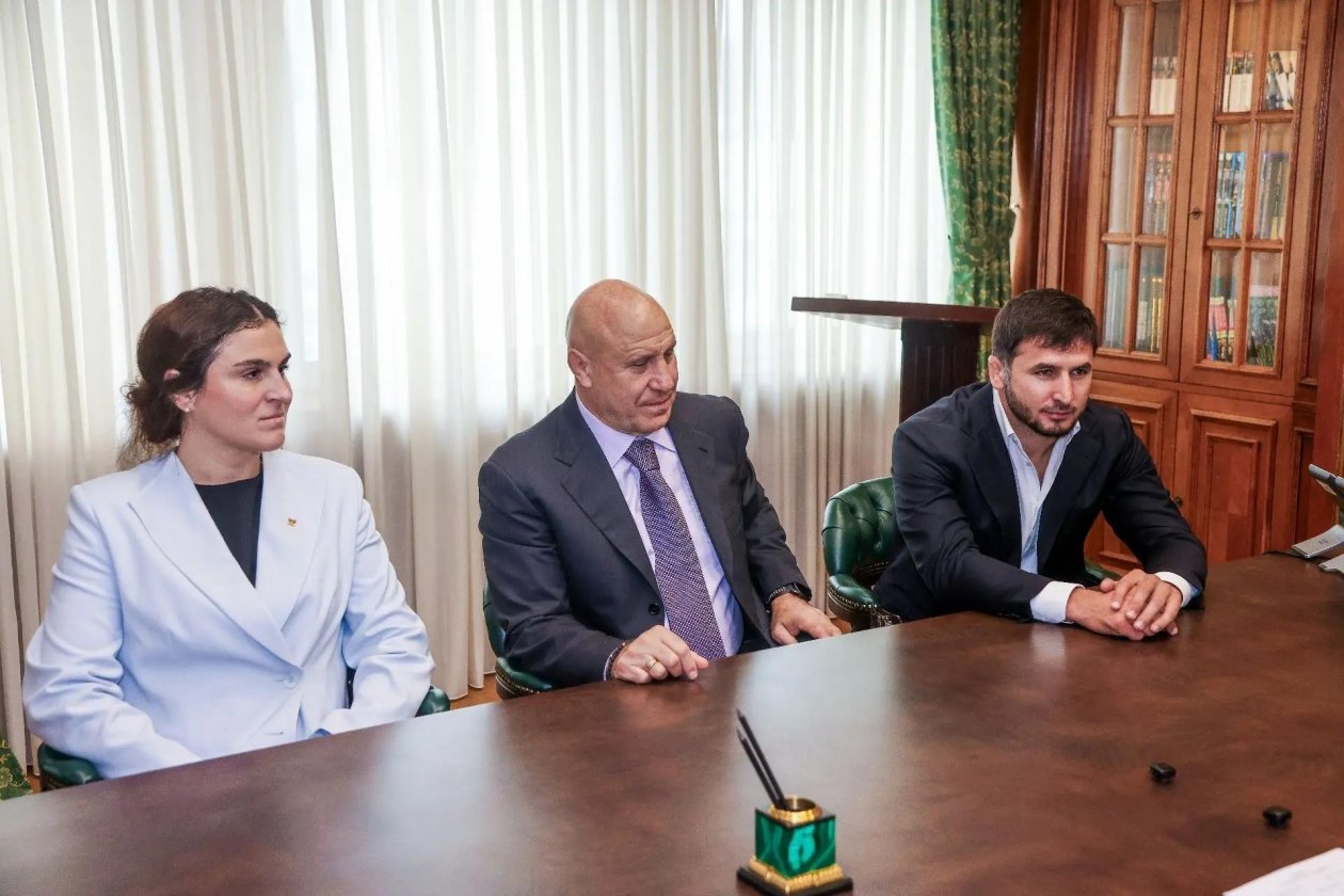 Встреча губернатора Валерия Лимаренко с представителями Федерации спортивной борьбы России