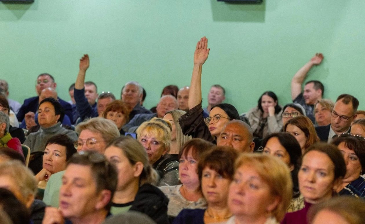 Валерий Лимаренко взял на контроль проблемы жителей Ногликского района