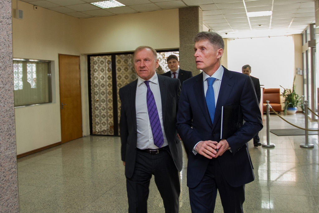 Олег Кожемяко побывал в областной думе, Фото с места события из других источников