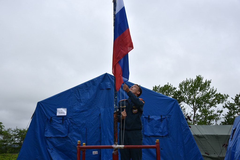 Военно-полевой лагерь "Юный спасатель"